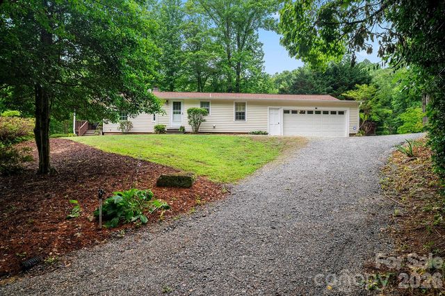 825 Gallimore Road, Flat Rock, NC 28731