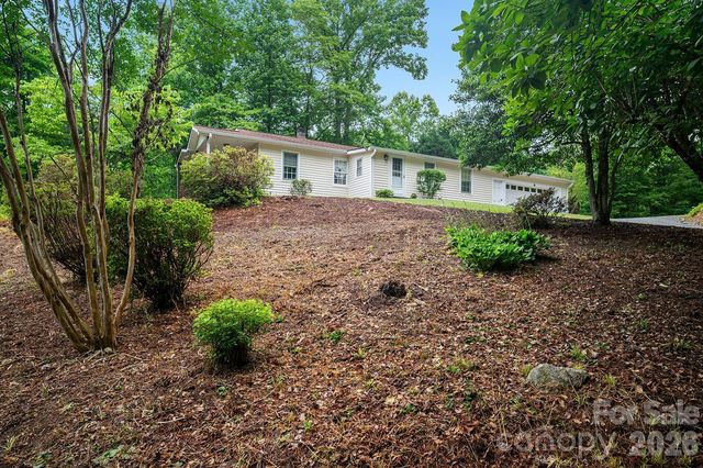 825 Gallimore Road, Flat Rock, NC 28731