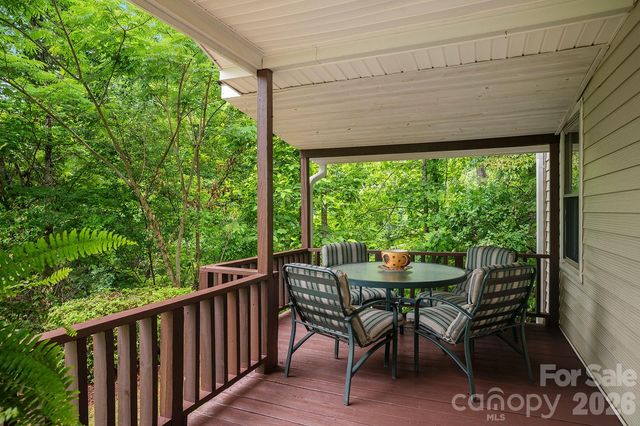 825 Gallimore Road, Flat Rock, NC 28731