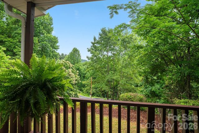 825 Gallimore Road, Flat Rock, NC 28731