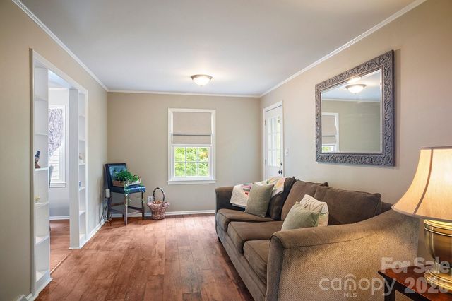 825 Gallimore Road, Flat Rock, NC 28731