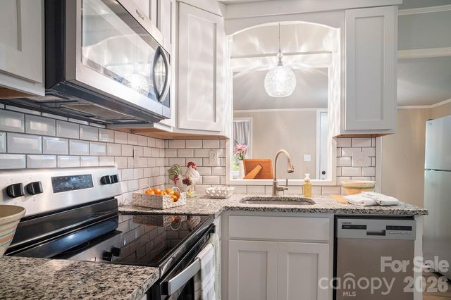 825 Gallimore Road, Flat Rock, NC 28731