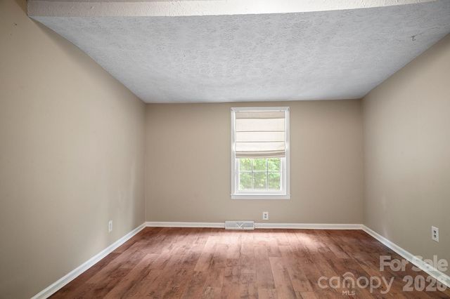 825 Gallimore Road, Flat Rock, NC 28731