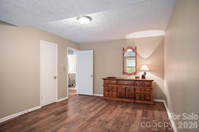 825 Gallimore Road, Flat Rock, NC 28731