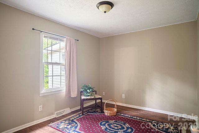 825 Gallimore Road, Flat Rock, NC 28731