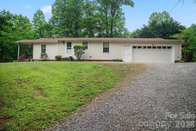 825 Gallimore Road, Flat Rock, NC 28731