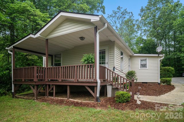 825 Gallimore Road, Flat Rock, NC 28731