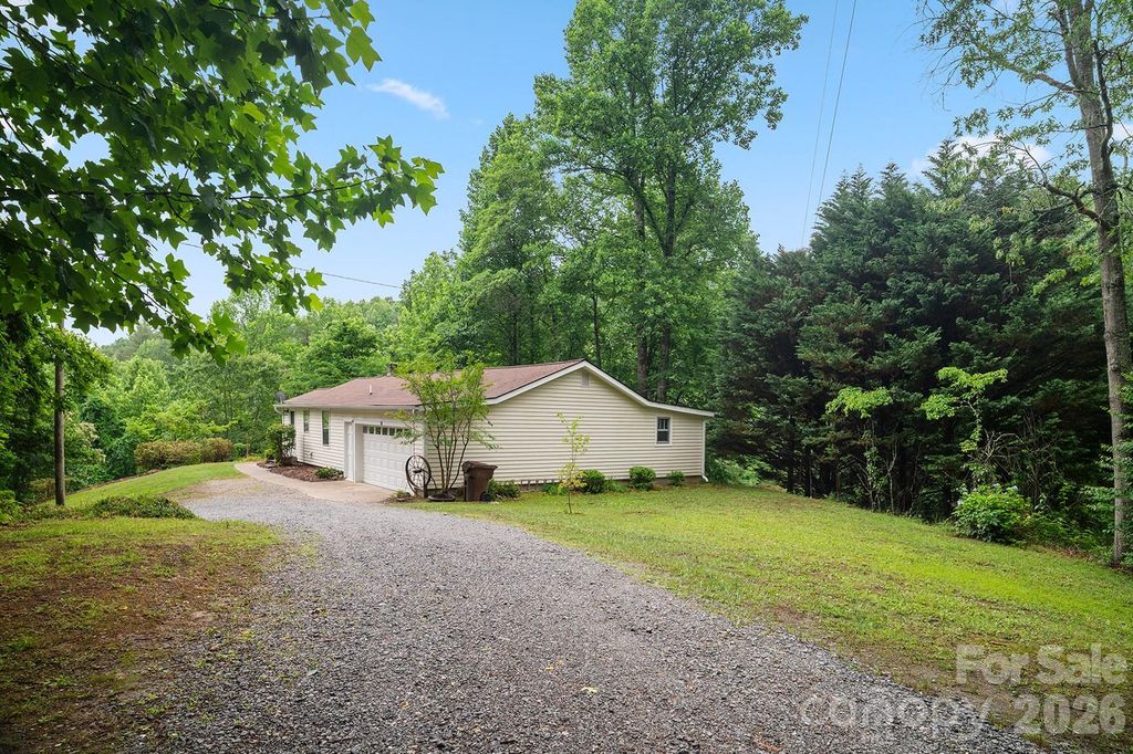825 Gallimore Road, Flat Rock, NC 28731