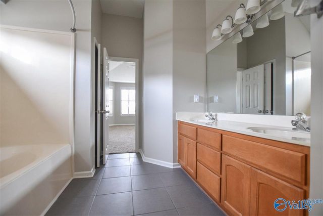 2542 Bonnie Oaks Drive, Huntsville, AL 35803