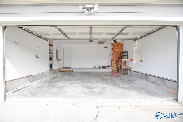 2542 Bonnie Oaks Drive, Huntsville, AL 35803
