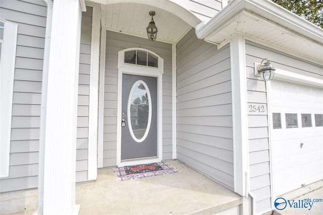 2542 Bonnie Oaks Drive, Huntsville, AL 35803