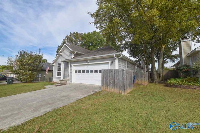 2542 Bonnie Oaks Drive, Huntsville, AL 35803