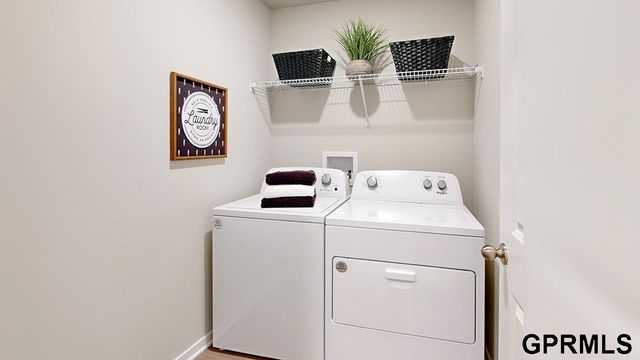 11917 S 114th Avenue, Papillion, NE 68046