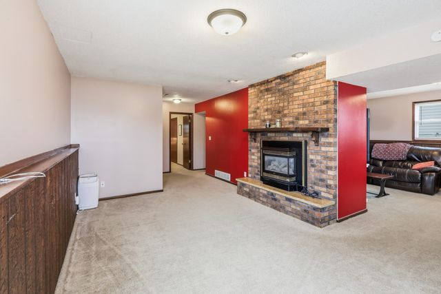 106 S East Street, Prairie City, IA 50228