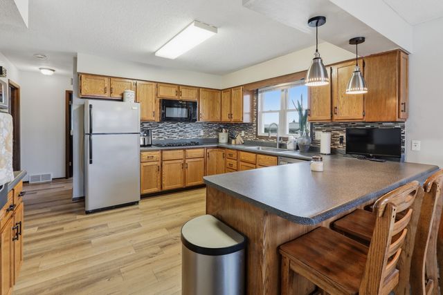 106 S East Street, Prairie City, IA 50228