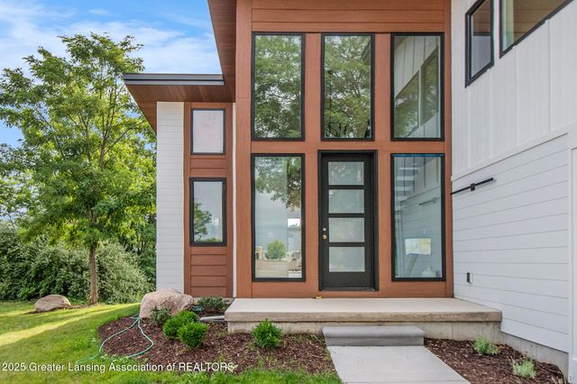 16925 Willowbrook Drive, Haslett, MI 48840