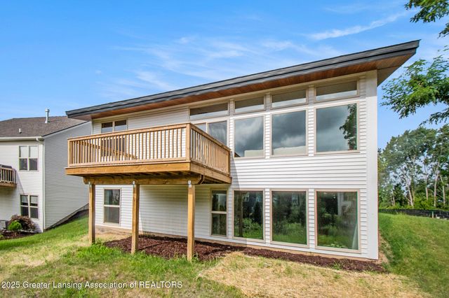 16925 Willowbrook Drive, Haslett, MI 48840