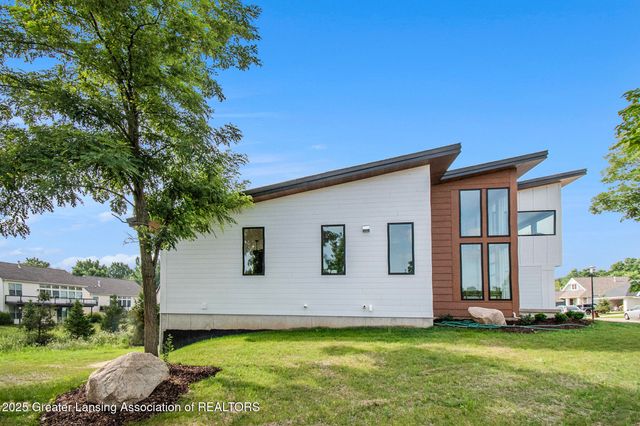 16925 Willowbrook Drive, Haslett, MI 48840