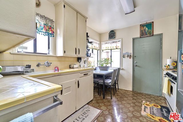 1060 S Rebecca Street, Pomona, CA 91766