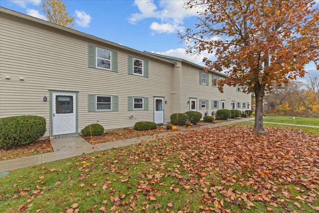 29 Densmore Drive, Essex Junction, VT 05452