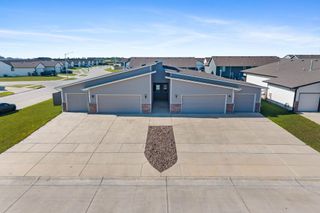 5281 N Toben Ct, Bel Aire, KS 67226