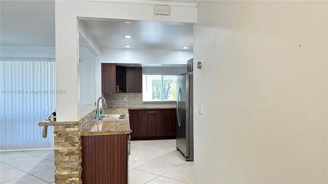 4460 NE 13th Ter 0, Oakland Park, FL 33334