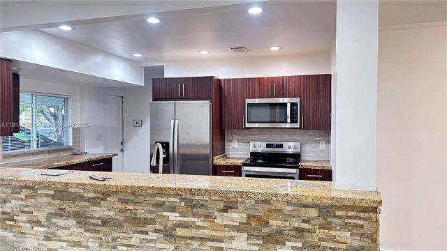 4460 NE 13th Ter 0, Oakland Park, FL 33334