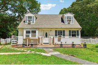466 Auborn Avenue, Shirley, NY 11967