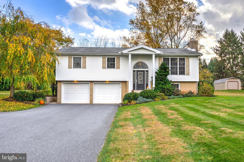 2771 CAMP RD, Manheim, PA 17545