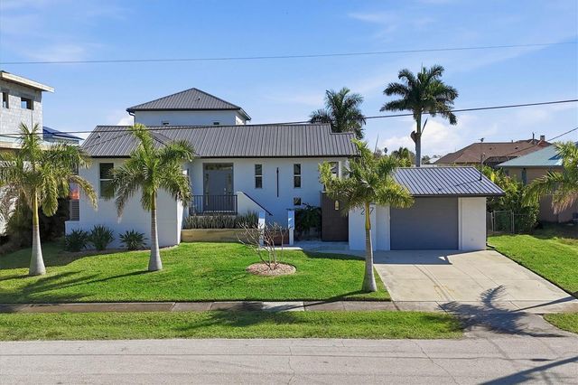 217 BANGSBERG ROAD SE, Port Charlotte, FL 33952