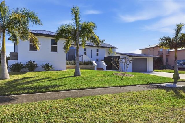 217 BANGSBERG ROAD SE, Port Charlotte, FL 33952