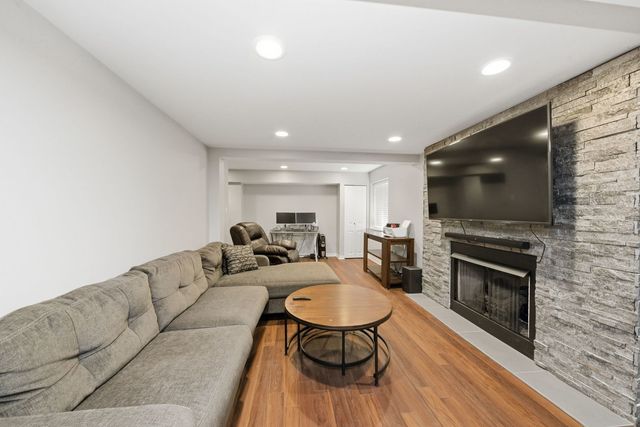 3417 Mustang Road, Joliet, IL 60435