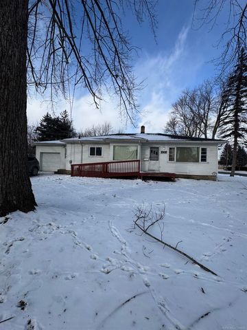 2002 Marquette Street, Saginaw, MI 48602