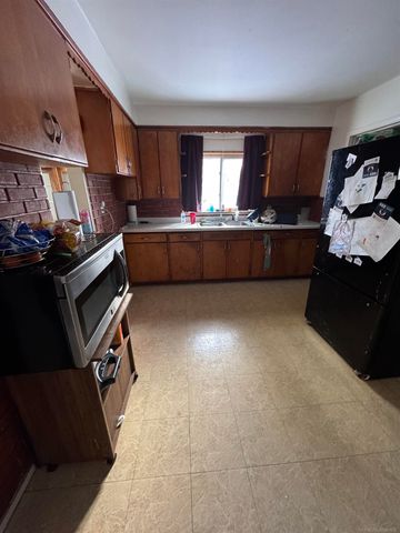 2002 Marquette Street, Saginaw, MI 48602