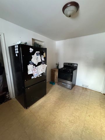 2002 Marquette Street, Saginaw, MI 48602