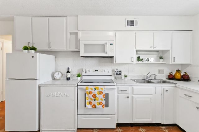 525 CONWAY ROAD 29, Orlando, FL 32807