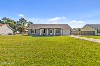 272 Riggs Road, Hubert, NC 28539