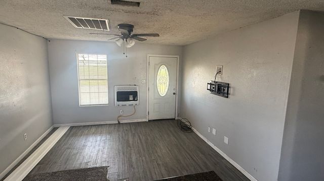 5194 County Road 15200, Deport, TX 75435