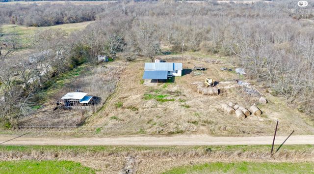 5194 County Road 15200, Deport, TX 75435