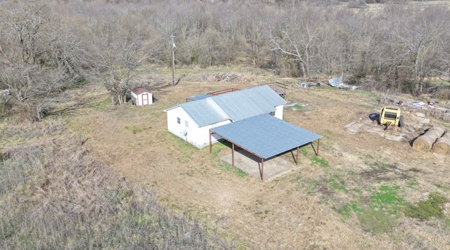 5194 County Road 15200, Deport, TX 75435