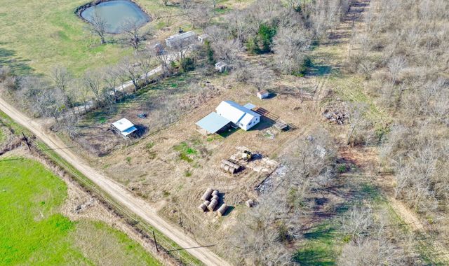 5194 County Road 15200, Deport, TX 75435