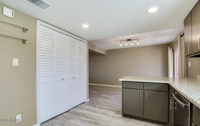 8303 E THOMAS Road, Scottsdale, AZ 85251