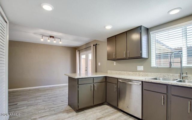 8303 E THOMAS Road, Scottsdale, AZ 85251