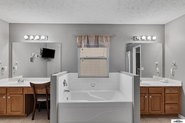 5602 S 161 Street, Omaha, NE 68135