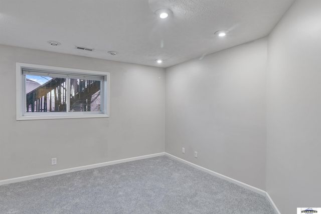 5602 S 161 Street, Omaha, NE 68135