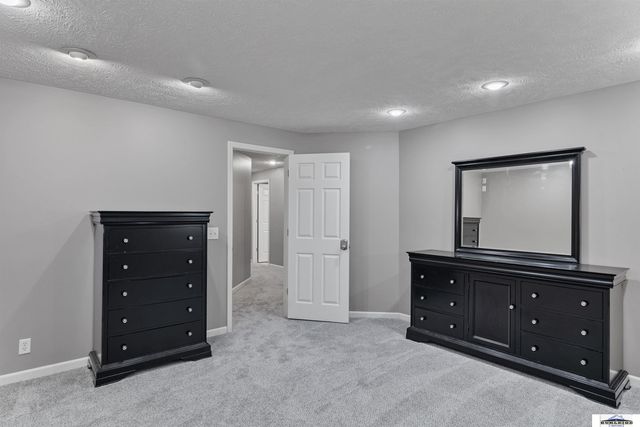 5602 S 161 Street, Omaha, NE 68135