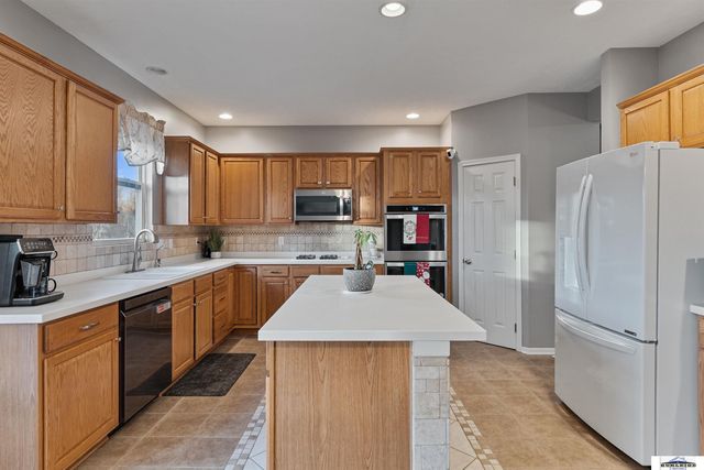 5602 S 161 Street, Omaha, NE 68135