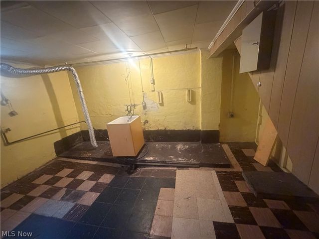 428 W Midlothian Boulevard, Youngstown, OH 44511