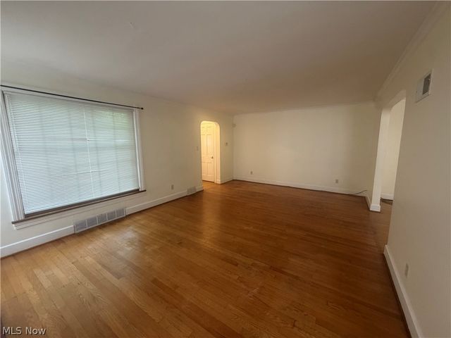 428 W Midlothian Boulevard, Youngstown, OH 44511