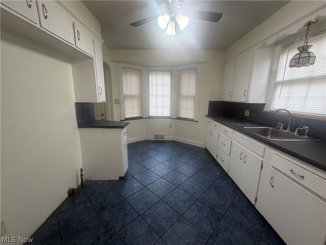 428 W Midlothian Boulevard, Youngstown, OH 44511